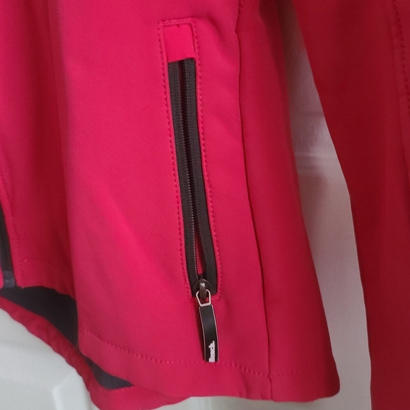 Bench Soft Shell Jacket with Attached Hood - Picture 7 of 10